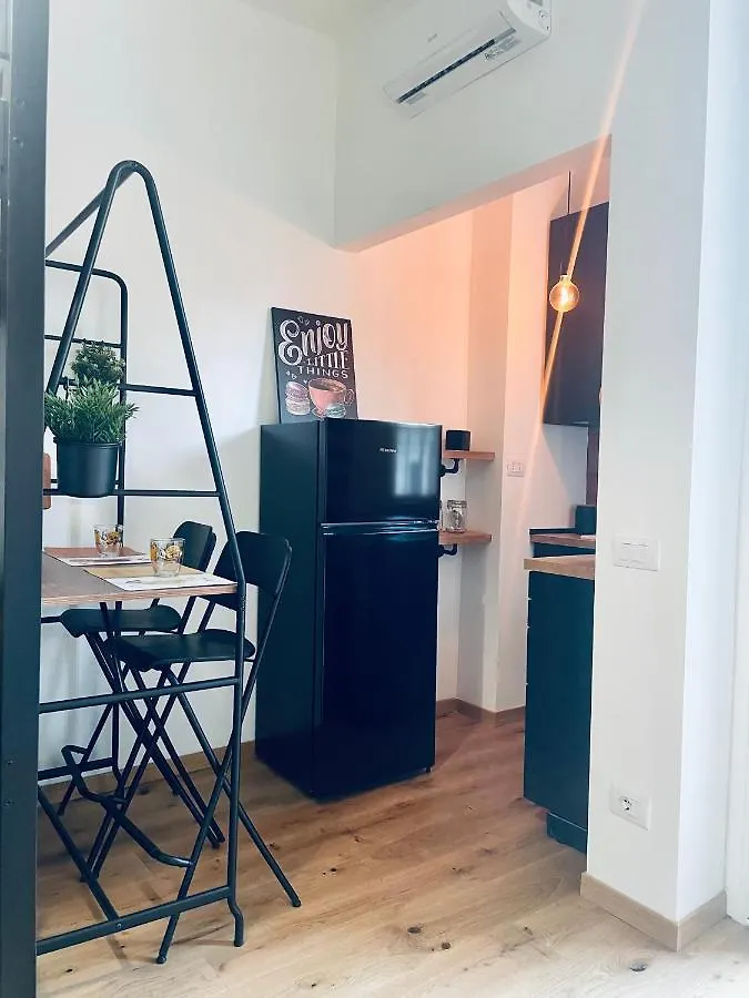 Apartament Trevi Industrial Room C Mediolan Włochy